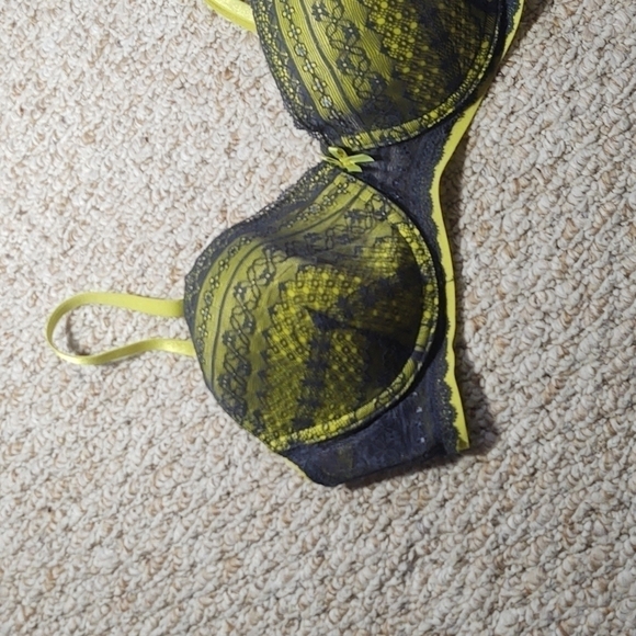 Jessica Simpson Neon Green Bra with Dark Gray Lace Overlay Sz 38C - Picture 3 of 9